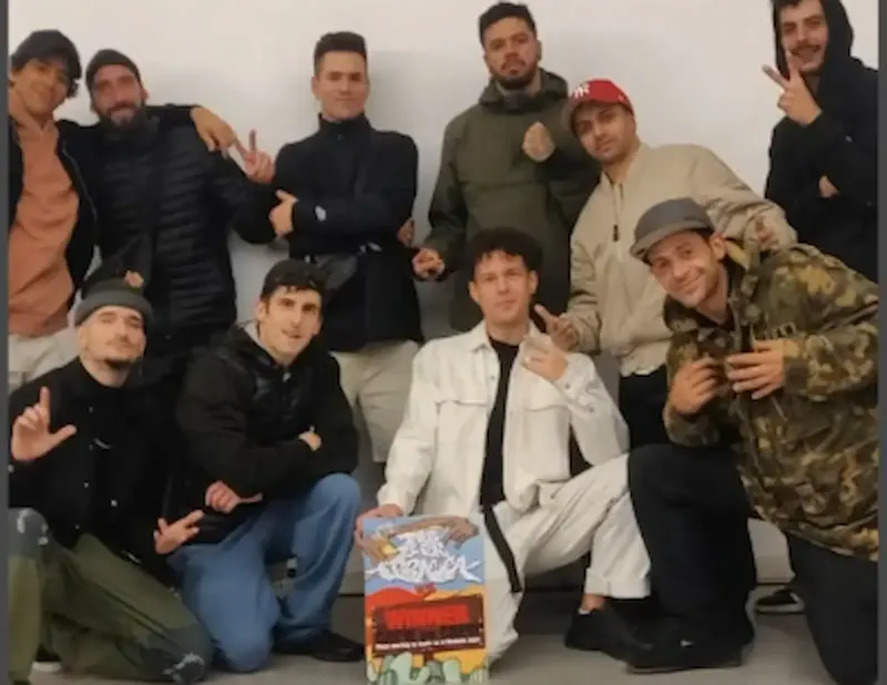 El crew Legacy, guanyador del Vol. 3 de This is for Terrassa, posant amb el premi